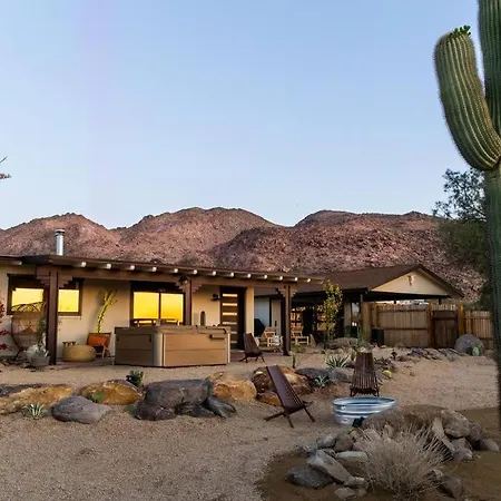 Casa Coyote - Wellness Stay - Sauna Cold Plunge Tub Cowboy Pool Hot Tub Joshua Tree Exterior photo