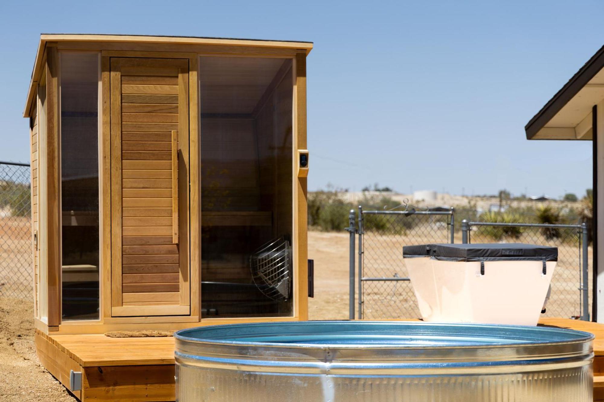 Casa Coyote - Wellness - Sauna Cold Plunge Tub Cowboy Pool Hot Tub